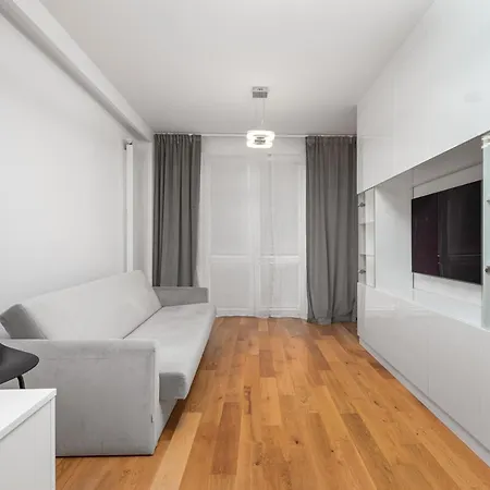 Marszalkowska 28 By Your Freedom *