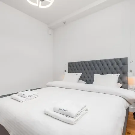 Marszalkowska 28 By Your Freedom *